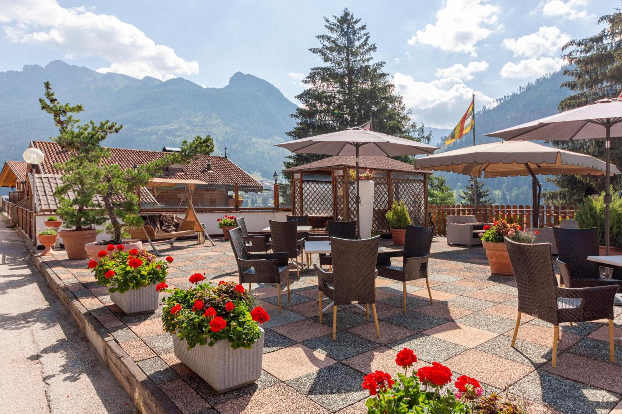 Monza Dolomites Hotel Moena Exterior foto